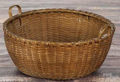 New England splint basket, ca. 1840, 5 1/4'' h., 10'' dia.