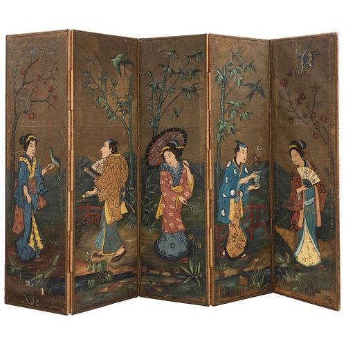 BIOMBO. ASIA, FINALES DEL SIGLO XIX. Estilo ESTETICISTA. Arpillera decorada al óleo con cinco personajes japoneses. 259 x 178 cm