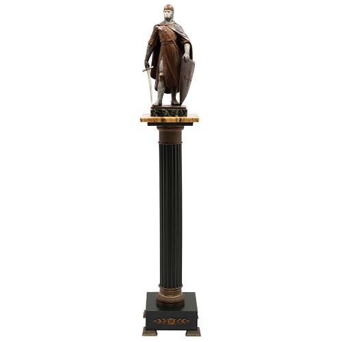 RICHARD PAULI, ESTADOS UNIDOS, (1855–1892). CABALLERO TEMPLARIO. Figura criselefantina (bronce y marfil) con pedestal en metal. 161 cm