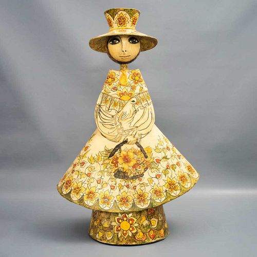 ABELARDO RUIZ. (MÉXICO, SXX) Mujer con flores. Elaborada en papel maché. Firmada. 67 cm de altura