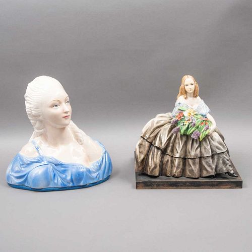 LOTE DE FIGURAS DECORATIVAS ITALIA, SIGLO XX Elaboradas en porcelana policromada, una con base de madera Consta de: busto de d...