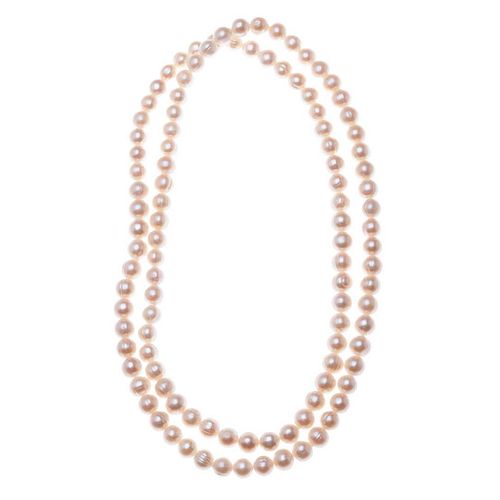 Collar 108 perlas cultivadas color blanco de 8 mm. Peso:  98.3 g.