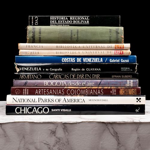 Libros sobre diferentes países. Bogota desde el aire / Venezuela y su Geografía / Caracas de Par en Par. Piezas: 11.