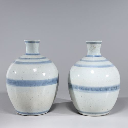 Two Chinese Blue & White Glazed Vessels