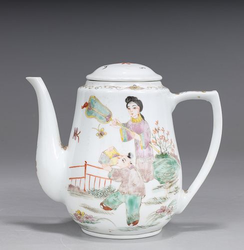 Chinese Decorated Enameled Porcelain Covered Teapot