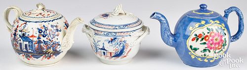 Pearlware teapot and sugar bowl, 18th c.
