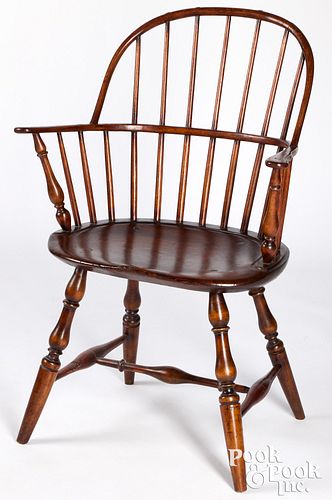 Rare Philadelphia sackback Windsor chair
