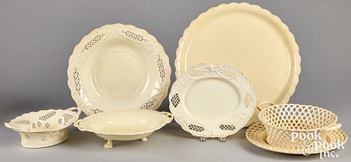 Seven pieces of English creamware, late 18th c.