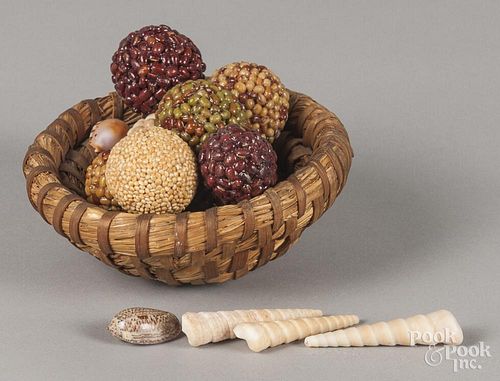 Small Pennsylvania straw rye basket, ca. 1900, 2'' h., 5 1/2'' w.