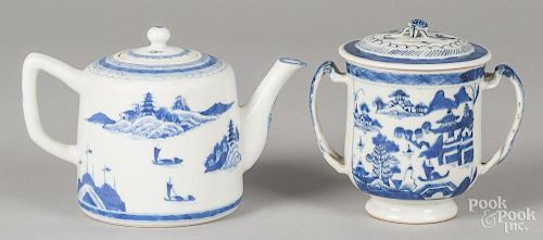 Chinese export porcelain Canton teapot and sugar, 19th c., 5 1/4'' h.