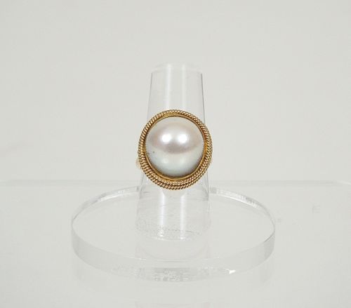 14K Yellow Gold Mabe Pearl Ring.