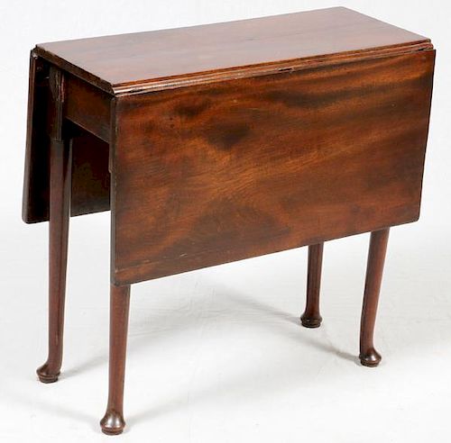 QUEEN ANNE STYLE MAHOGANY GATE-LEG TABLE