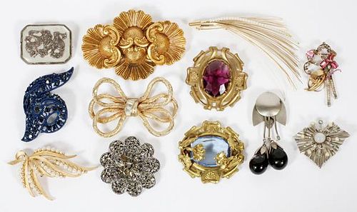 COSTUME JEWELRY PINS & BROOCHES TWELVE PIECES
