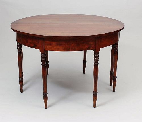 Late Federal Cherry and Mahogany Extension Dining Table