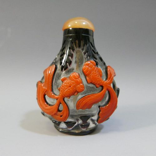 ANTIQUE CHINESE PEKING GLASS SNUFF BOTTLE - 19TH CENTURY 中国北京玻璃鼻烟壶，19世纪