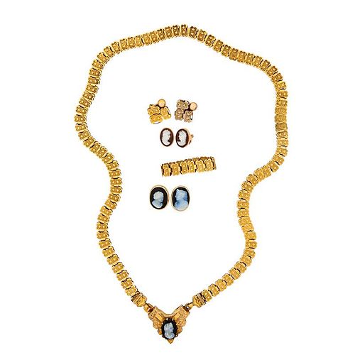 VICTORIAN YELLOW GOLD & HARDSTONE EIGHT PIECE CAMEO SUITE
