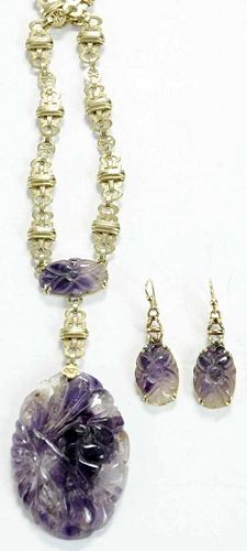 14 kt Gold and Carved Amethyst
