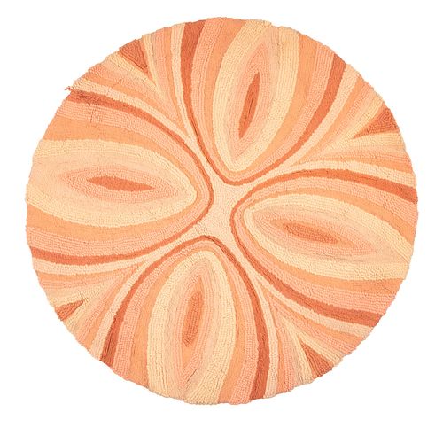 TAPETE MÉXICO, SIGLO XX De la marca TAMACANI Diseño circular Elaborado en fibras de lana En tonos rosas y beige Detalles...