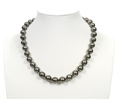 14K White Gold Tahitian 18" Pearl Necklace