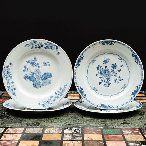 Two Pairs of Chinese Export Blue and White Porcelain Plates