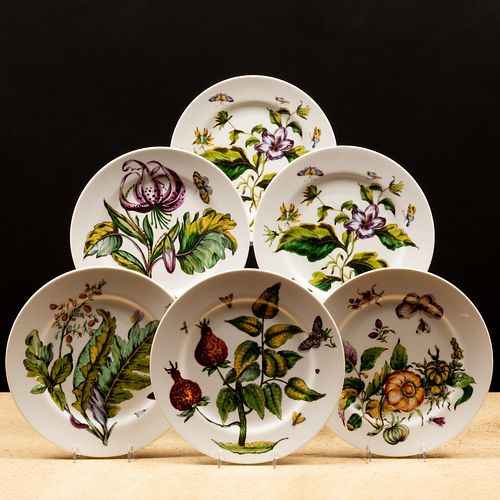 Set of Twelve Mottahedeh Porcelain Plates in the 'Exotic Plant' Pattern