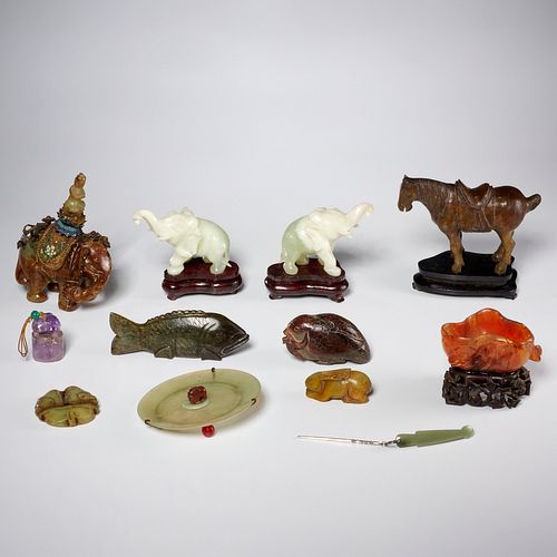 Group Chinese hardstone objects and carvings