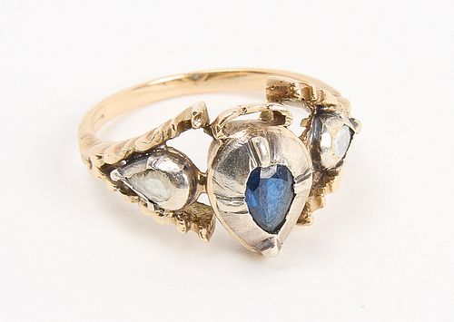 Early Antique Ladies Ring with Three Stones