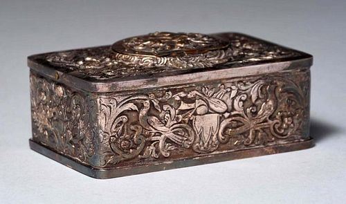 Bird in Snuff Box in Rococo Silver Plated Case.