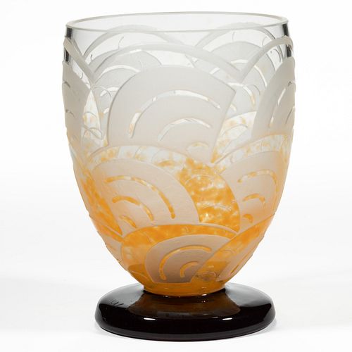 SCHNEIDER ARCHES CAMEO ART GLASS FOOTED TUMBLER,