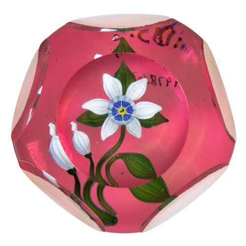 FRANCIS WHITTEMORE (AMERICAN 1921-2020) SINGLE FLOWER LAMPWORK PAPERWEIGHT,