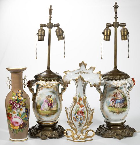 FRENCH OLD PARIS HAND-PAINTED PORCELAIN ARTICLES, LOT OF FOUR,