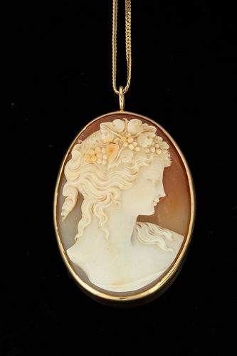 ANTIQUE / VINTAGE 14K YELLOW GOLD AND CARVED SHELL CAMEO PENDANT, 