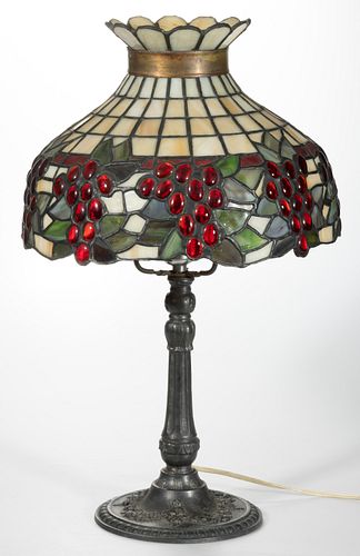 HANGING GRAPES LEADED GLASS TABLE LAMP, 