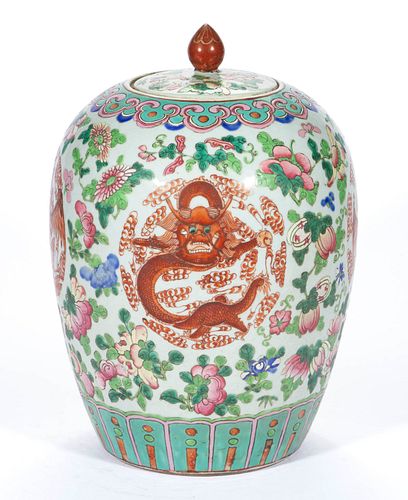 CHINESE EXPORT PORCELAIN FAMILLE ROSE COVERED JAR,
