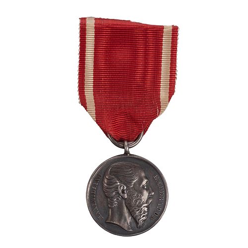 Navalón, Sebastián. Medalla al Mérito Militar Otorgada por el Emperador Maximiliano. En plata, diámetro 32 mm.