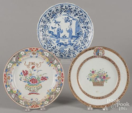 Three Chinese export porcelain plates, 18th c., 8 3/4'' - 9'' dia.