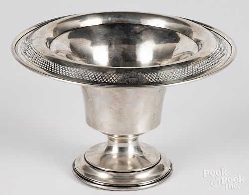Meriden sterling silver footed bowl, 6 1/4'' h., 9 3/4'' dia., 15.2 ozt.