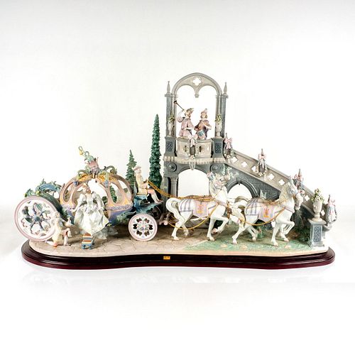 Lladro Porcelain Sculpture, Cinderella's Arrival 1001785