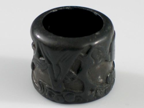 Chinese Black Jade Thumb Ring 中国黑玉拇指环