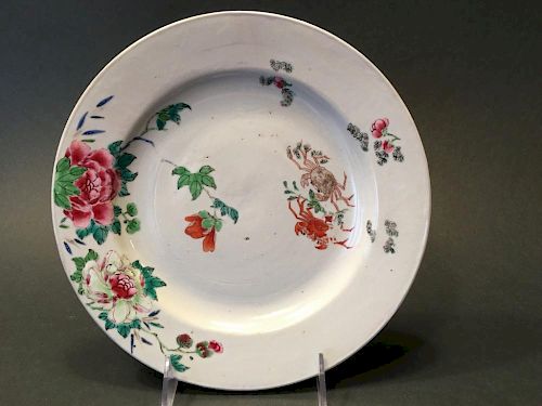 ANTIQUE Chinese Famille Rose Plate with crabs and flowers, 18th Century. 9 1/4" wide 中国古代雕有花卉和螃蟹的粉彩盘，18世纪,宽9.25