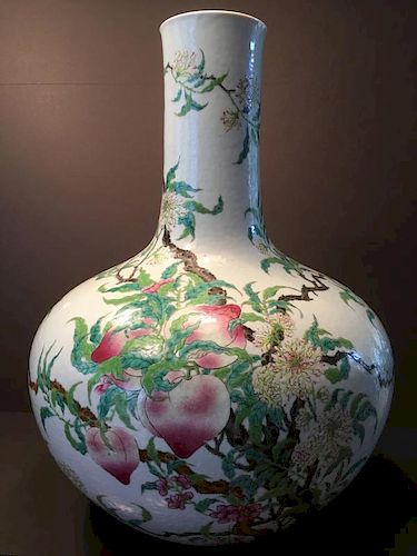 ANTIQUE Large Chinese Famille Rose Vase with 9 peaches,  late 19th century. Acquired from Sotheby's auction, Asian Week 2016 古老的大型中国九