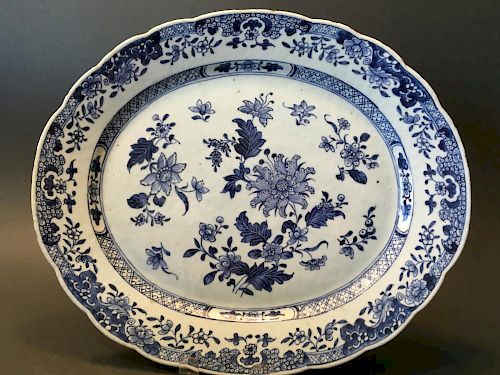 ANTIQUE Chinese Blue and White Platter, 18th Century, 15 1/2"  x 13" W 中国古代蓝白釉大盘， 18世纪, 15.5英寸x 宽13英寸