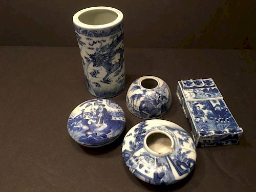 ANTIQUE Chinese Blue and White Brush Washers, Ink box, Brush Rest and Brush Pot. Largest 4 1/2" high. 18th Century. 中国古代蓝白釉印刷机、