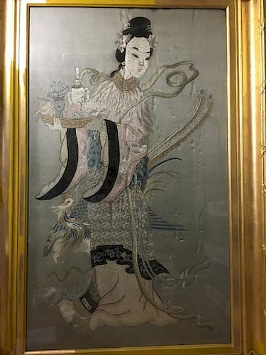 ANTIQUE Huge Chinese Embroidery of Guanyin with flowers and deer, 19th Century 中国古代有花和鹿的观音造像，19世纪