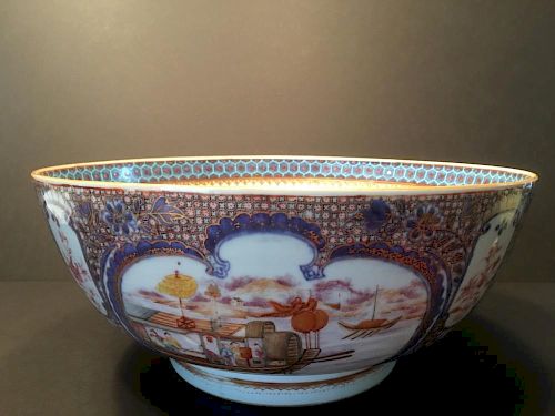 ANTIQUE Chinese Famille Rose Punch Bowl with Imperial army scenes, Ca 1750's. Qianlong period. 14" diameter wide 中国古代粉彩战争场景碗，