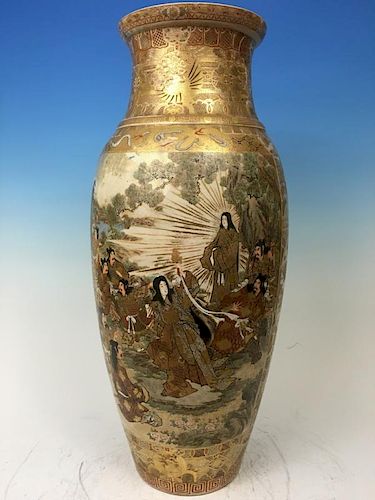 ANTIQUE Japanese Huge Satsuma Vase with figurines, Meiji period. Marked. 25" high 古董日本人物大花瓶，明治款.高25英寸