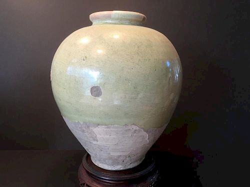 ANTIQUE Chinese Pale green glaze Jar, TANG Dynasty, 7th-8th century. 12" high, 9" wide 中国古代淡绿色釉罐，唐代，7世纪-8世纪 高12英
