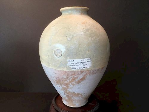 ANTIQUE Chinese Pale green glaze Jar, TANG Dynasty, 7th-8th century. 12" high, 7 1/2" wide 中国古代淡绿色釉罐，唐，7世纪-8世纪.高12
