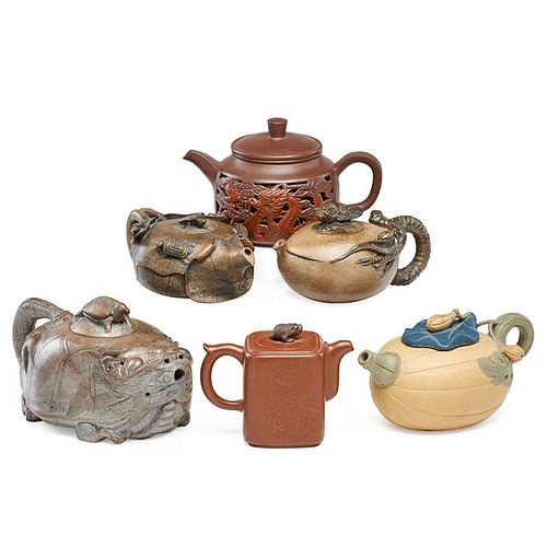 CERAMIC TEA POTS AND WATER DROPPERS