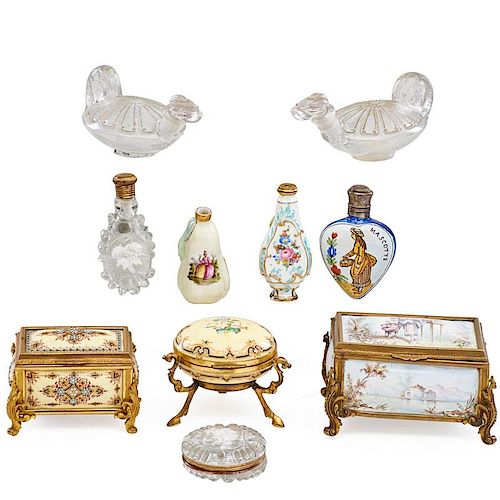 LADY'S DRESSING TABLE ACCESSORIES